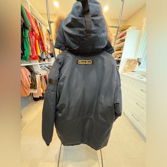 Canada Goose Men’s Parka - Picture 2 of 5
